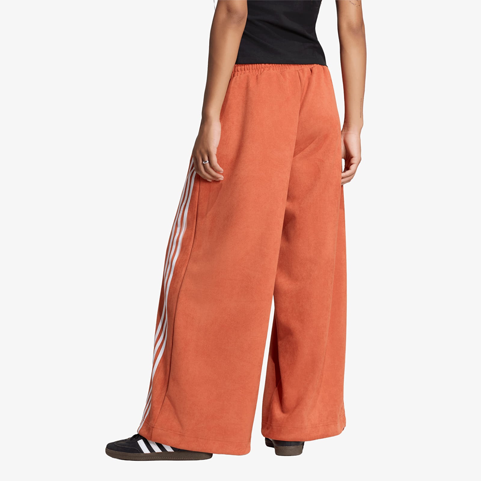 Hosen für Frauen adidas Adilenium Season 6 Faux Suede Track Pant Vermillion