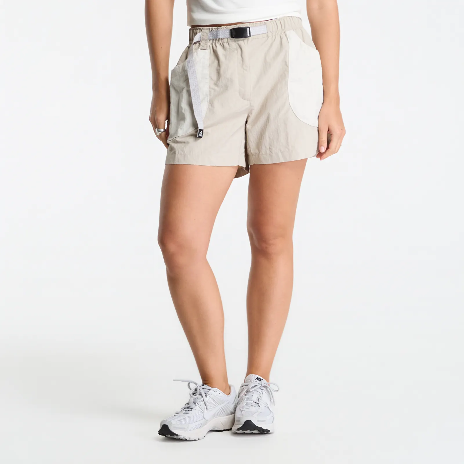 Naiste lühikesed püksid Nike ACG "Dolomiti" Women's Shorts Cream Ii/ Lt Orewood Brn/ Summit White
