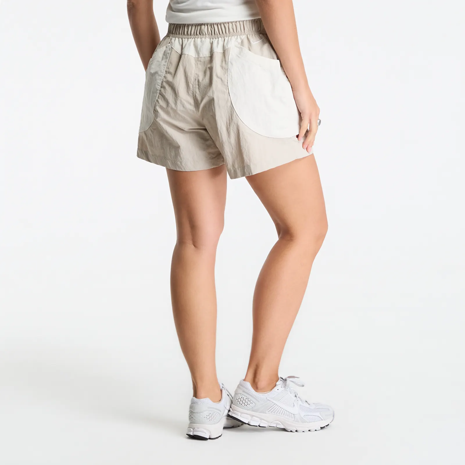 Naiste lühikesed püksid Nike ACG "Dolomiti" Women's Shorts Cream Ii/ Lt Orewood Brn/ Summit White