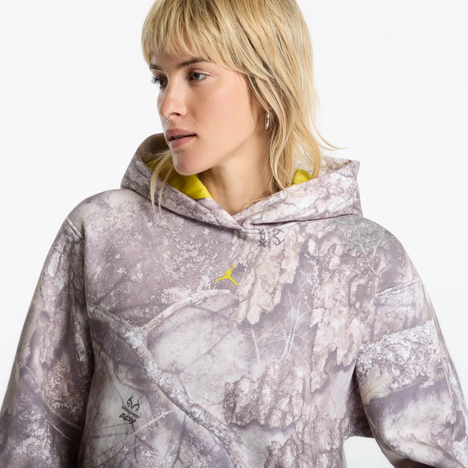 Hoodies voor dames Jordan Brooklyn Realtree Cropped Pullover Hoodie White/ Bright Citron