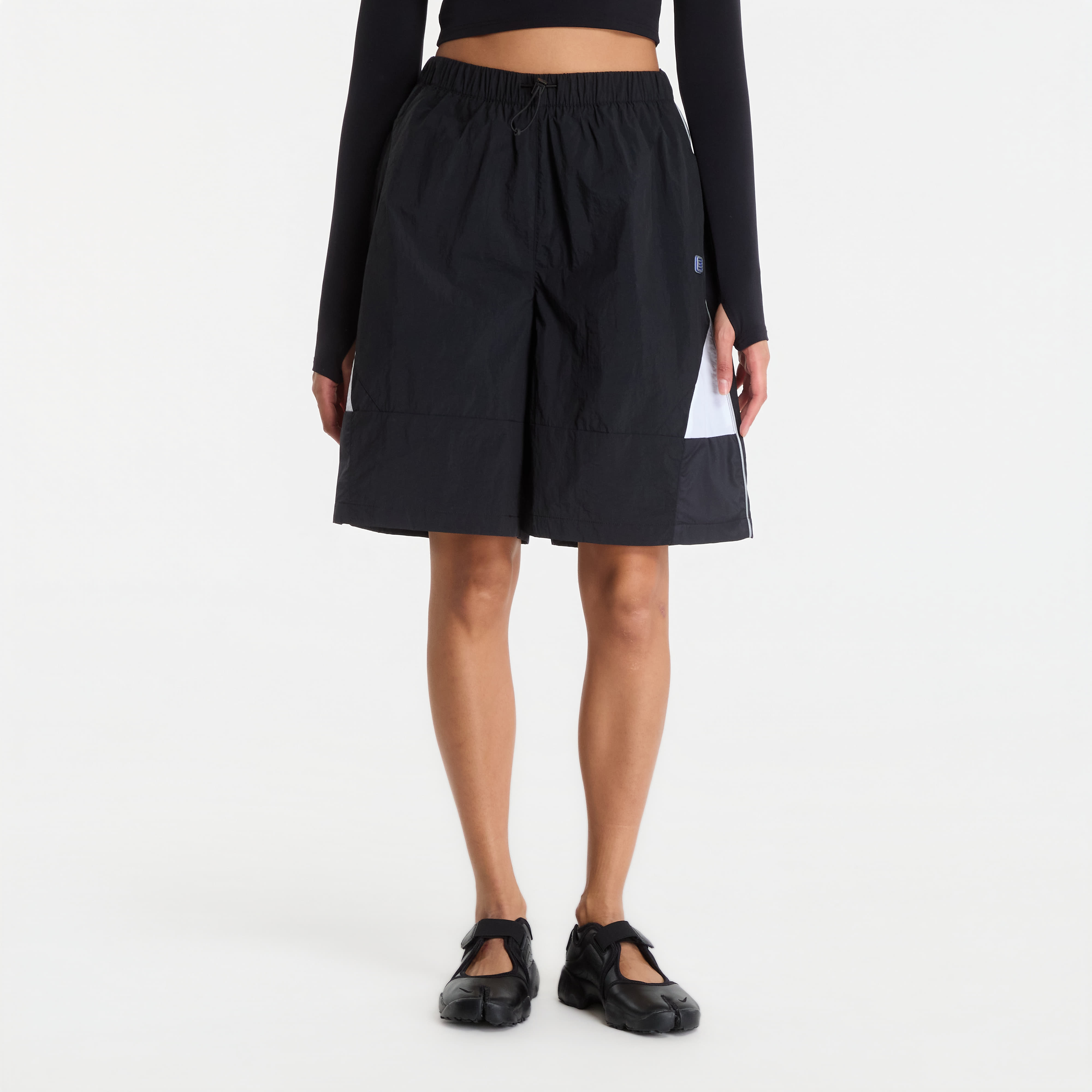 Къси панталони Nike Sportswear Women's Woven Shorts Black/ White XS