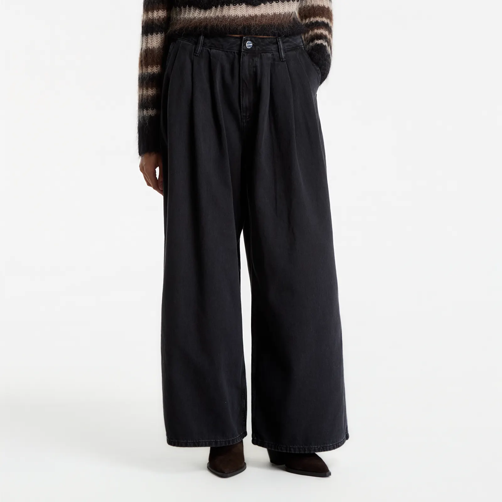 Džíny AllSaints Axis Pleat Jean Black