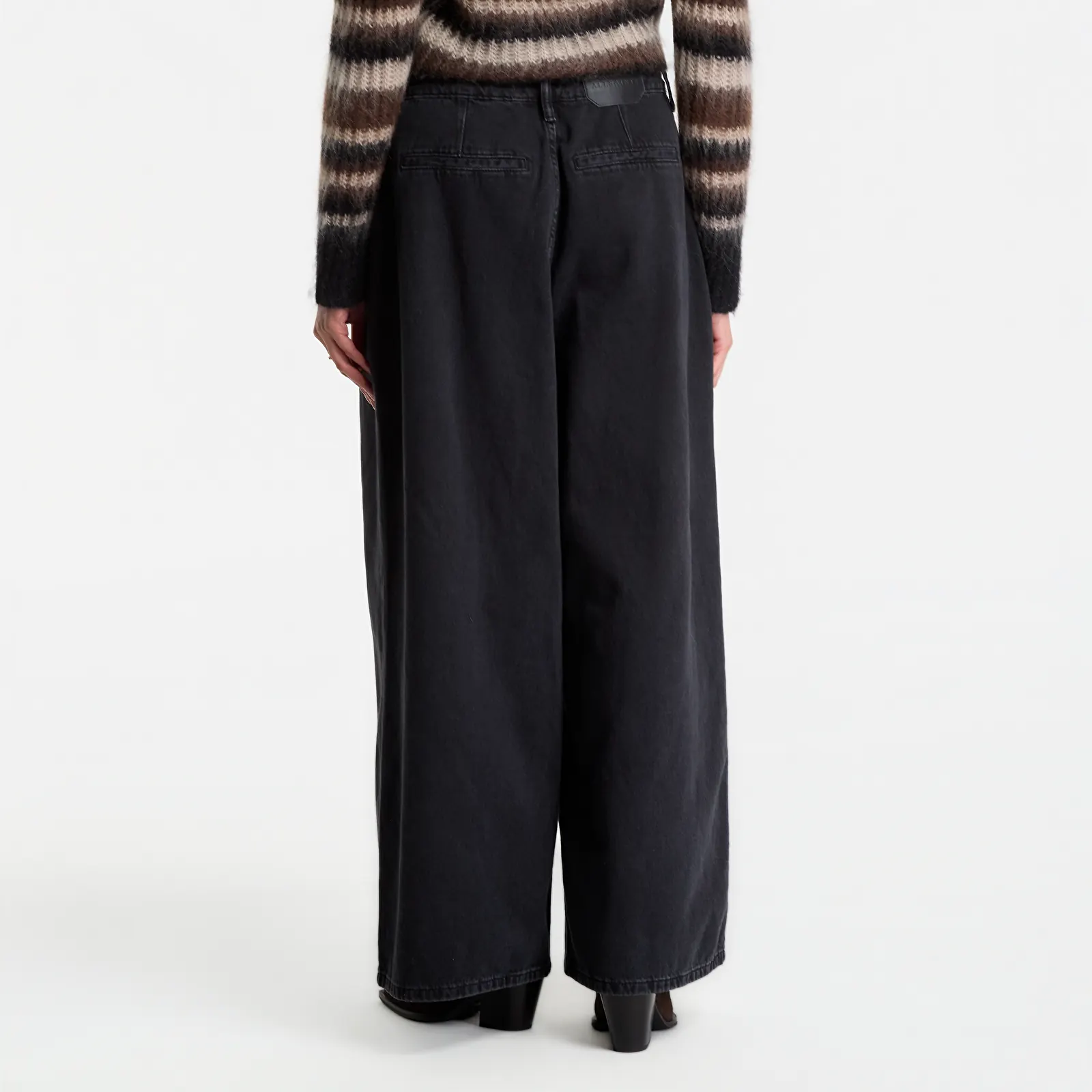 Džíny AllSaints Axis Pleat Jean Black