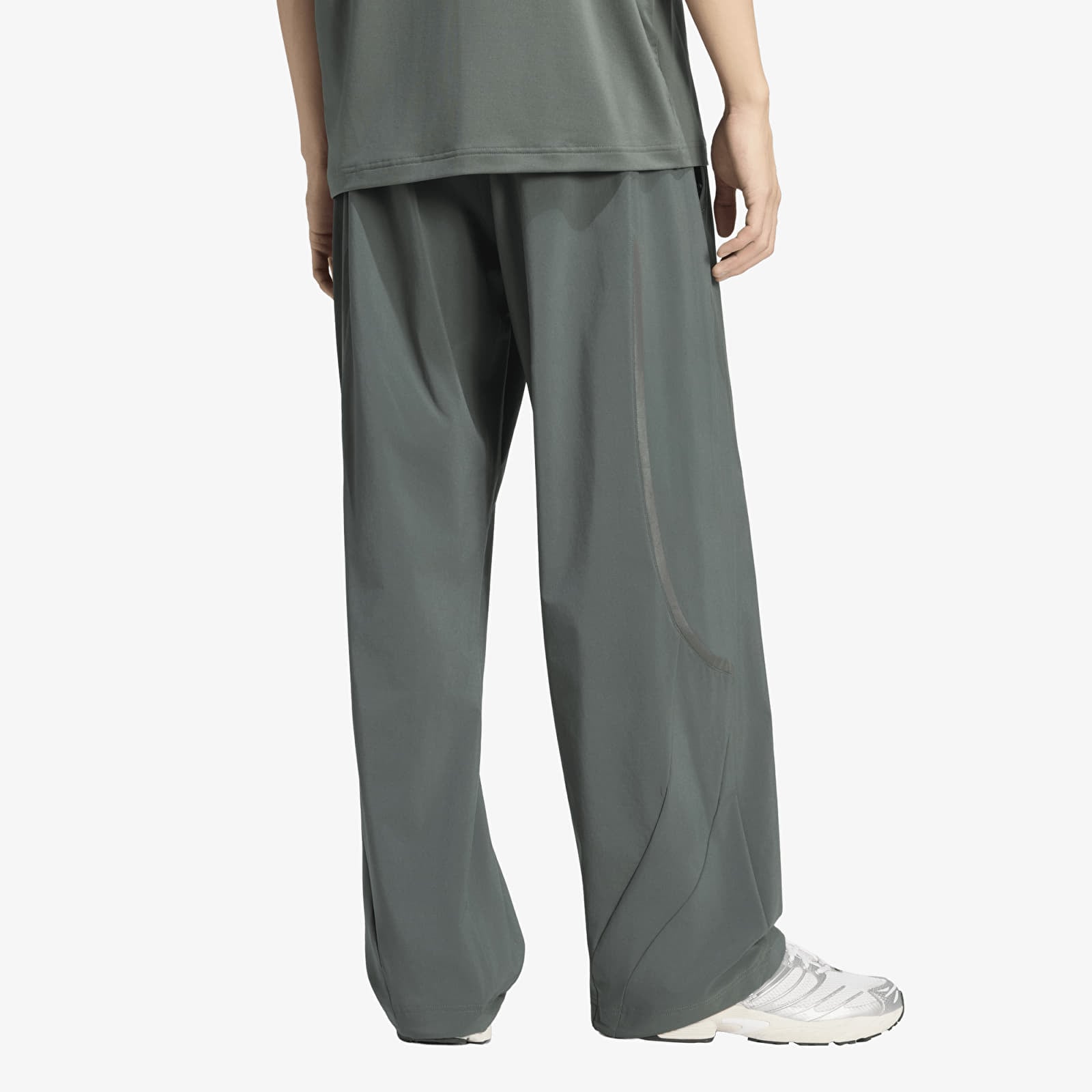 Herren-Sweatpants adidas Techy Teamgeist 26 Track Pants Legend Ivy
