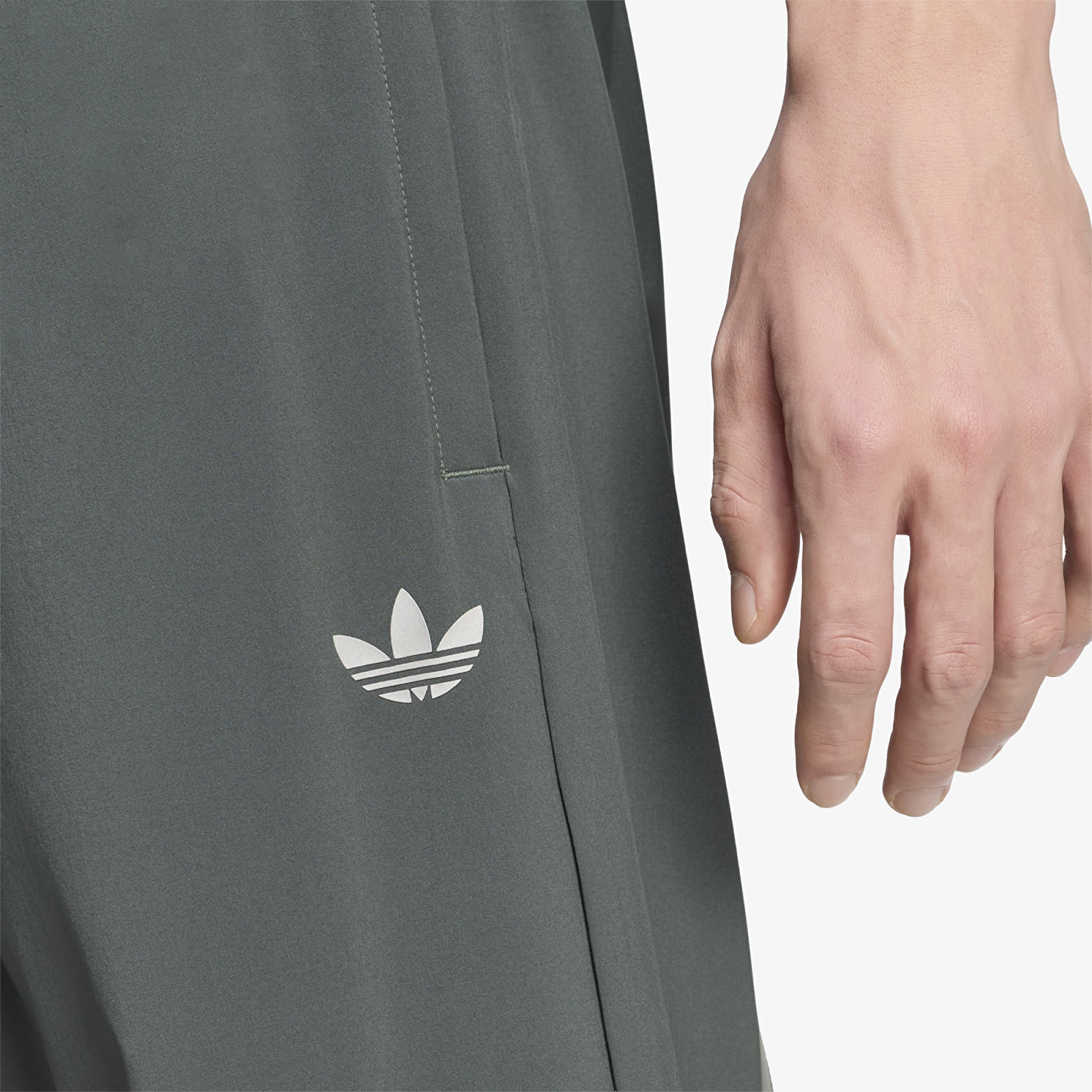 Herren-Sweatpants adidas Techy Teamgeist 26 Track Pants Legend Ivy