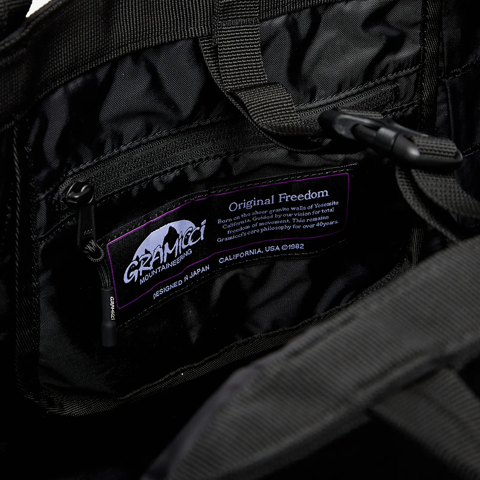Vyriškos rankinės per petį Gramicci Climbing Tote Black