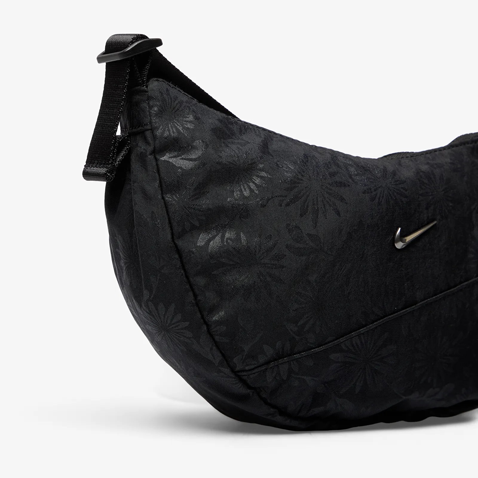 Pánske tašky cez rameno Nike Aura Floral Crescent Crossbody Bag (4L) Black/ Black/ Gunmetal