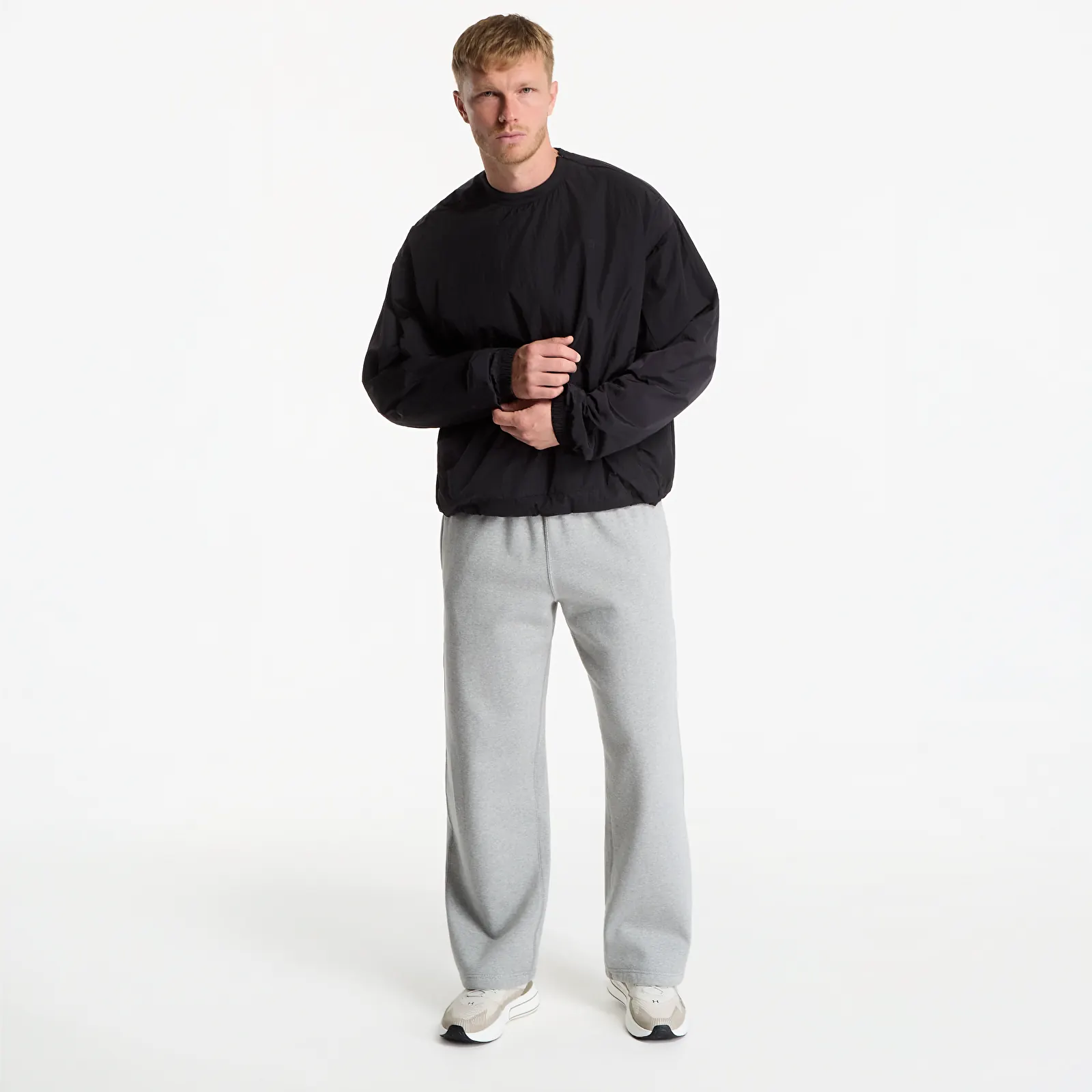 Herren-Sweatshirts Under Armour Unstoppable CW Crew Ultimate Black/ Black