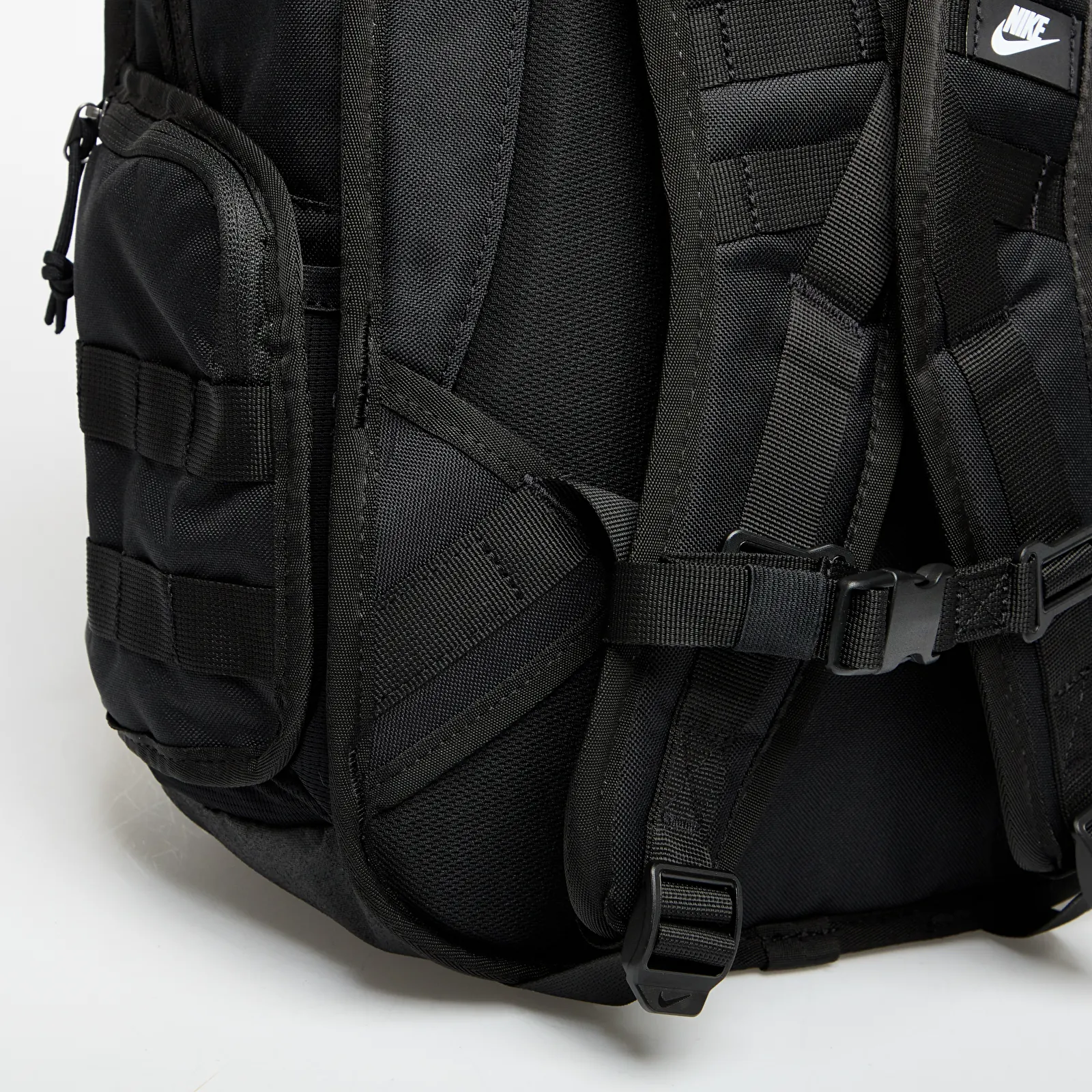 Hátizsákok Nike Sportswear RPM Backpack 26L Black/ Black/ White