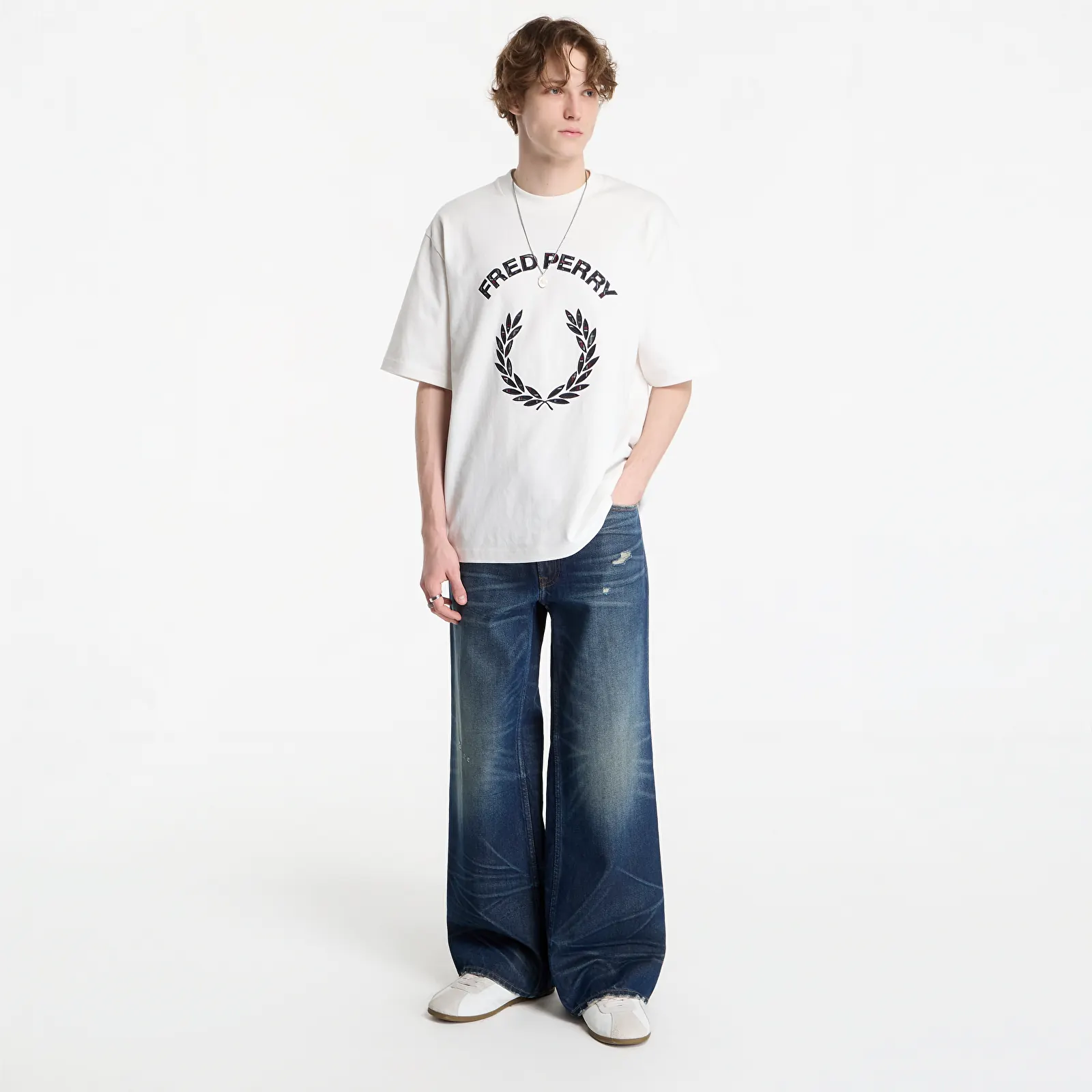 Camisetas de hombre FRED PERRY Tartan Applique T-shirt Snow White