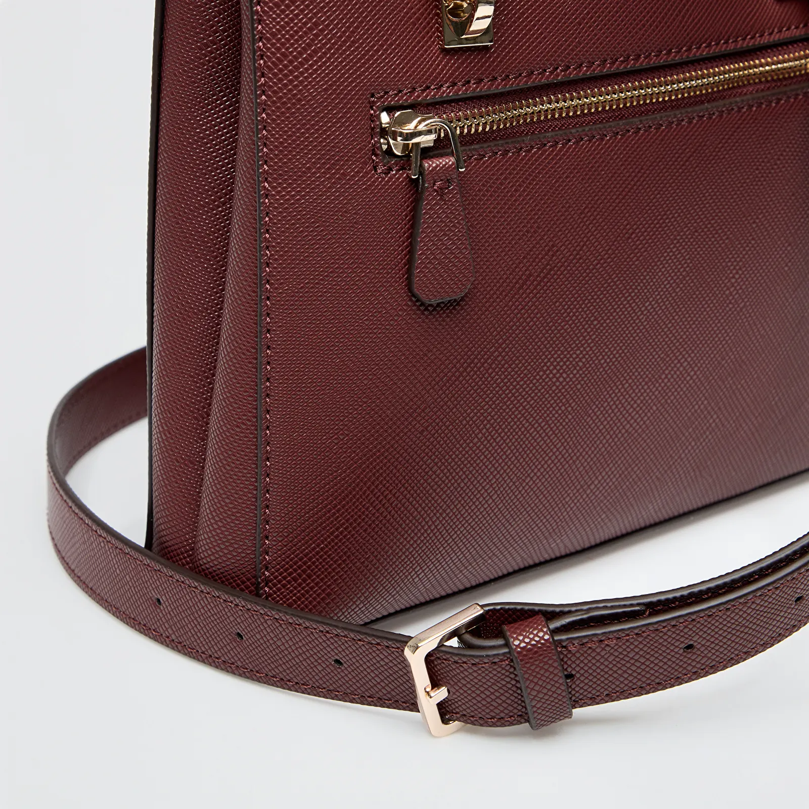 Сумки Guess Noelle II Sml Multi Comp Satchel Burgundy