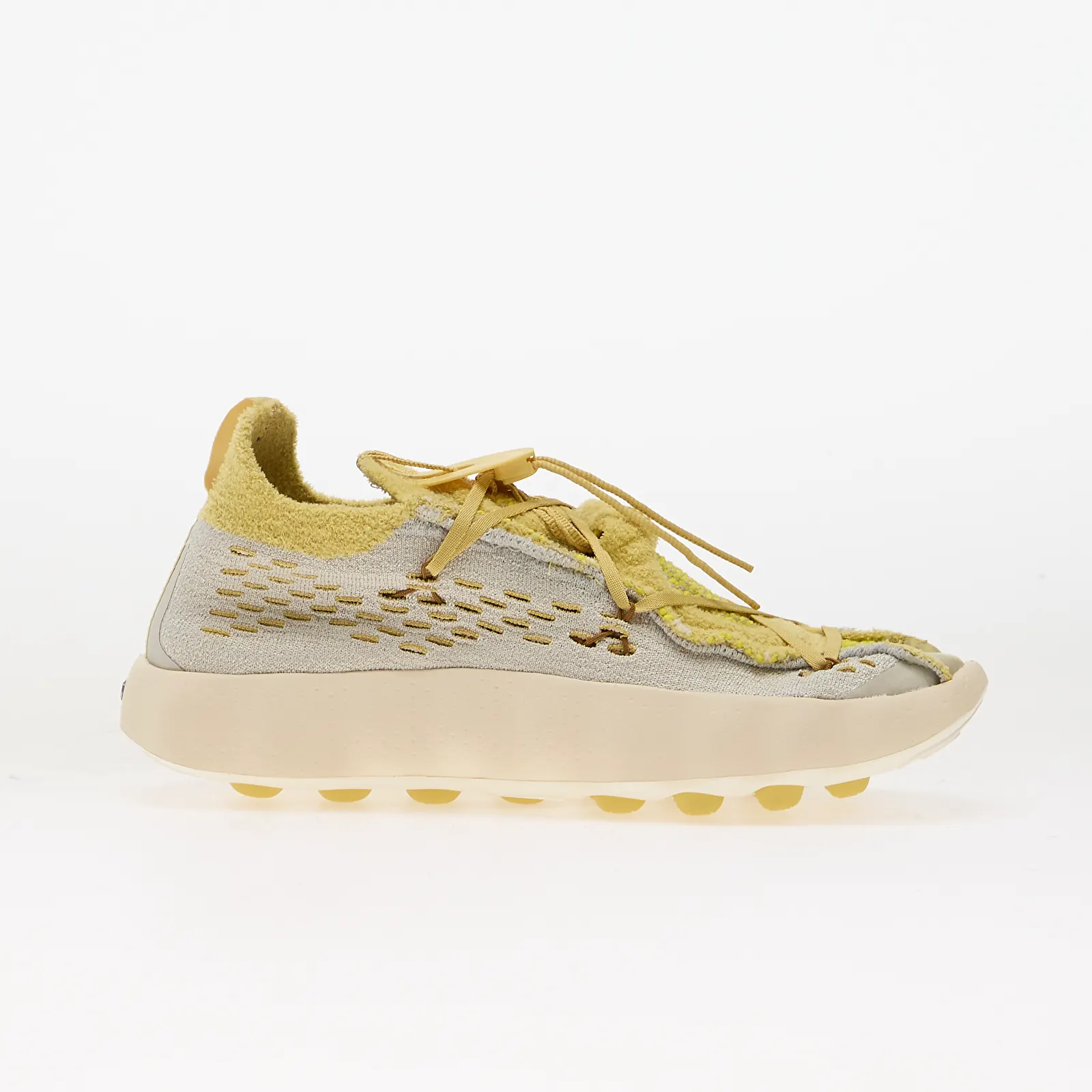 Sneakers voor heren Nike Mind 002 Flyknit Light Bone/ Saturn Gold-Infinite Gold