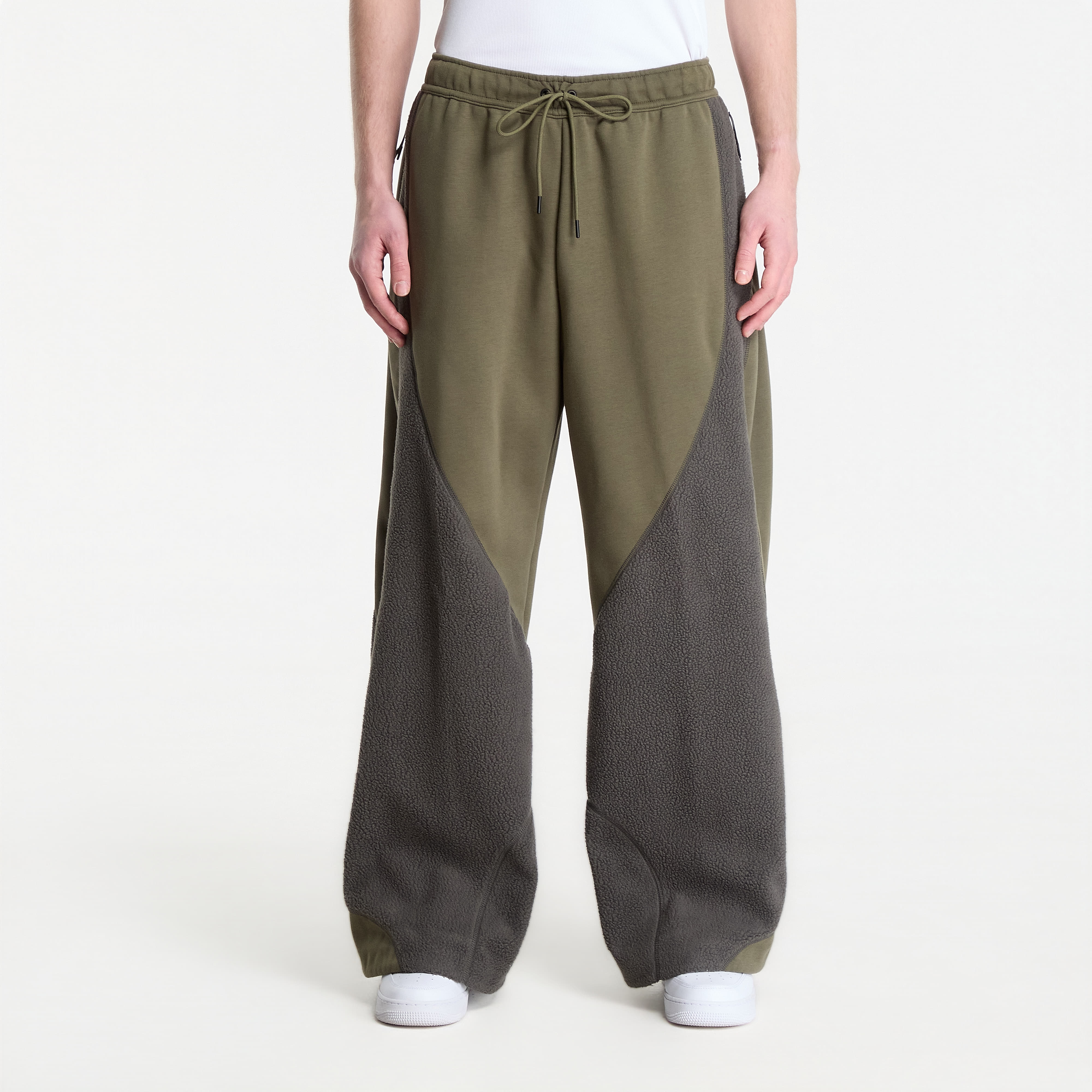 Потници Nike Tech Boreas Loose Therma-FIT Open-Hem Pants Medium Olive/ Newsprint/ Black XXL