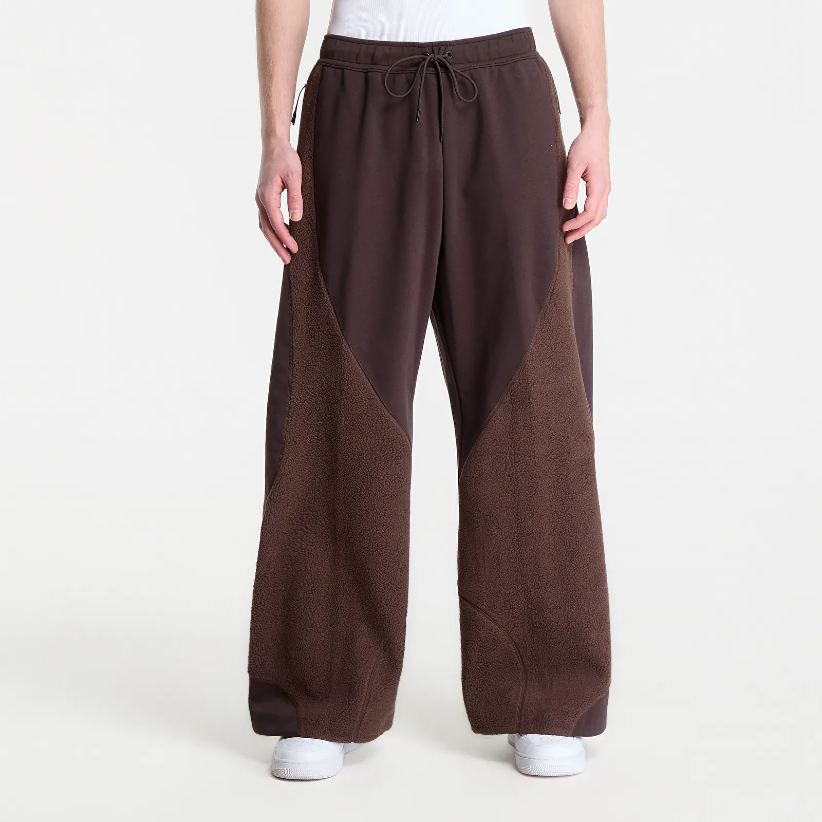 Pánske tepláky Nike Tech Boreas Loose Therma-FIT Open-Hem Pants Velvet Brown/ Baroque Brown/ Black