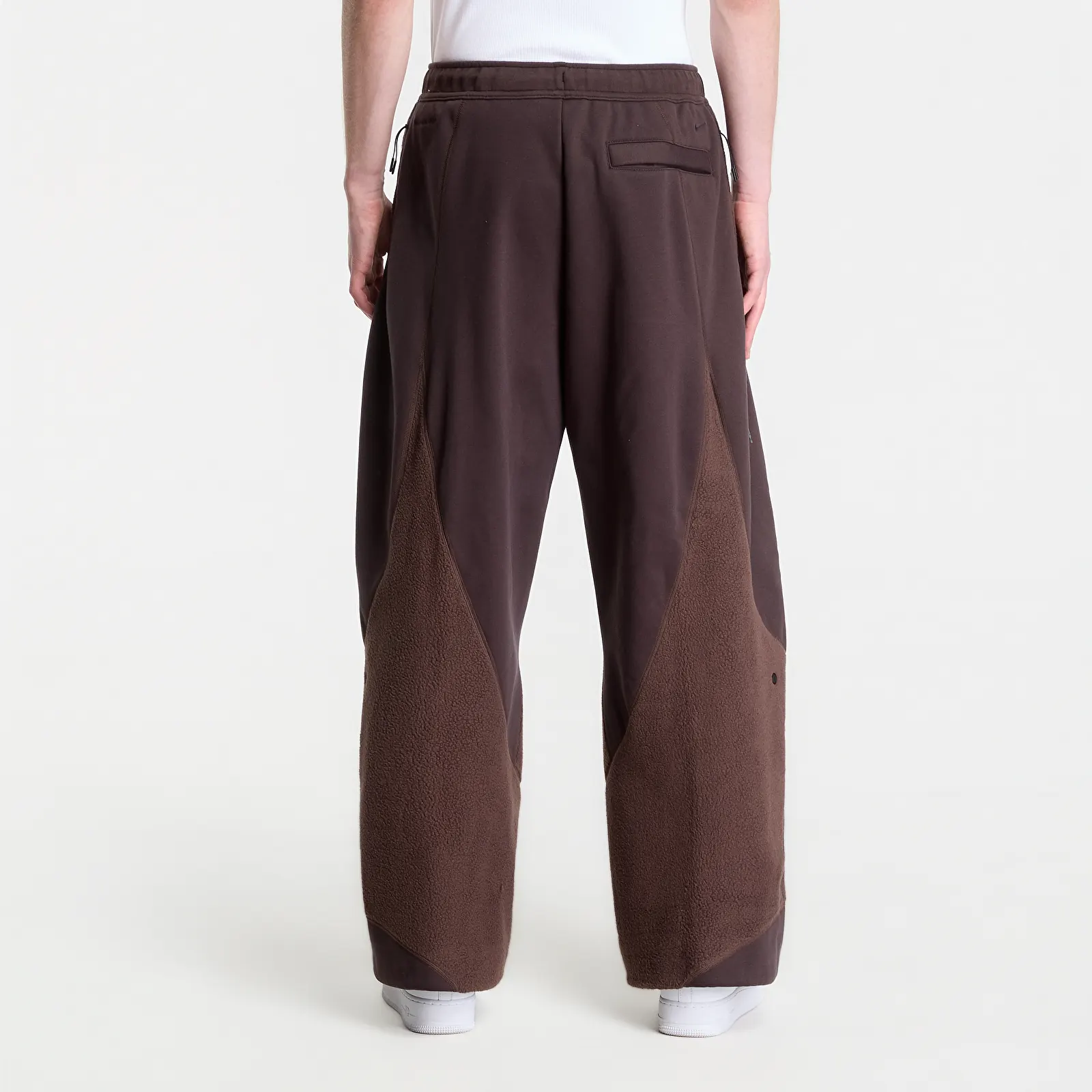 Pánske tepláky Nike Tech Boreas Loose Therma-FIT Open-Hem Pants Velvet Brown/ Baroque Brown/ Black