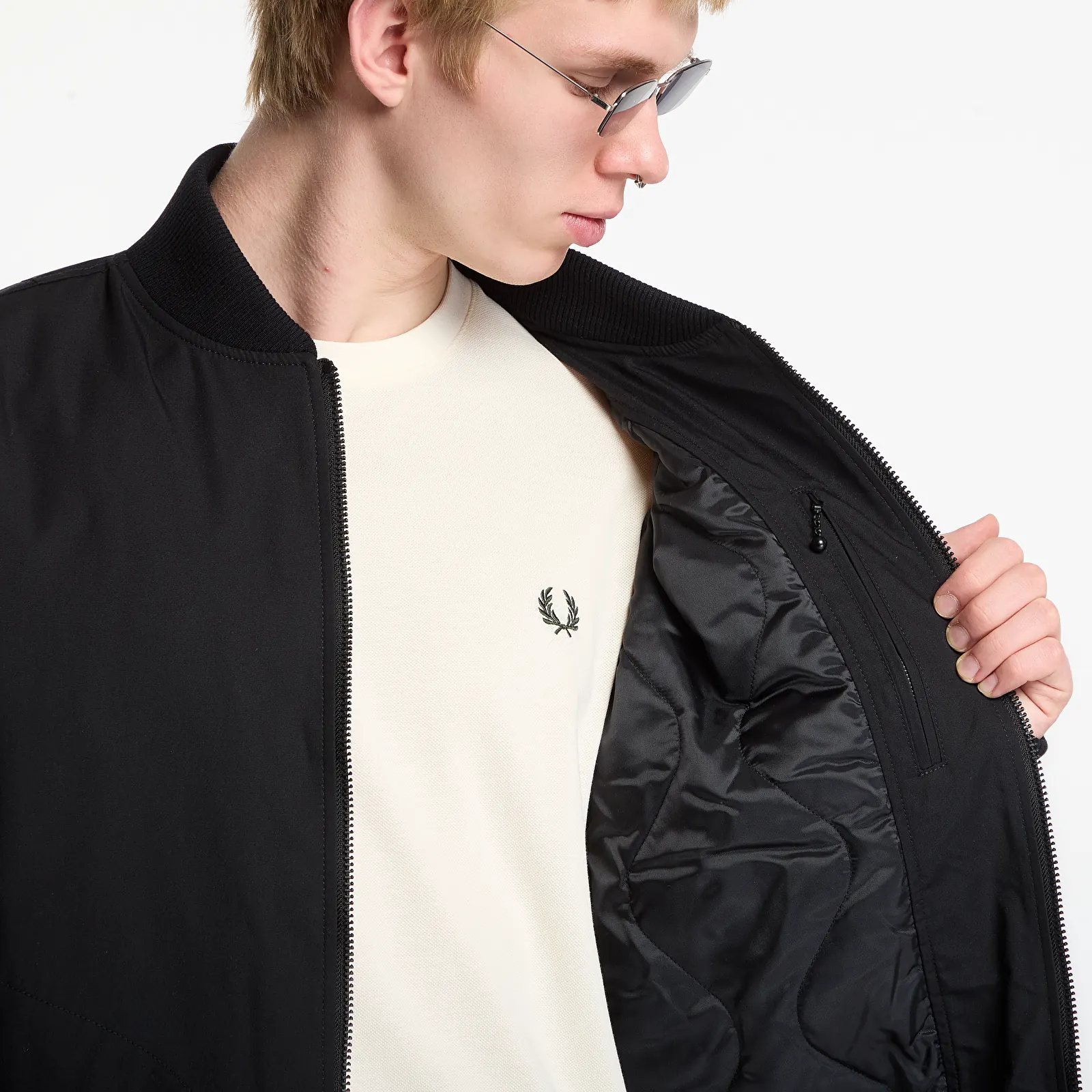 Vestes bomber homme FRED PERRY Black Canvas Bomber Jacket Black