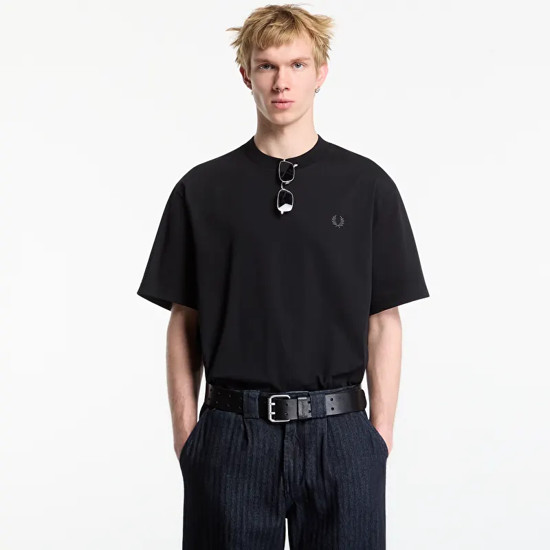 T-skjorte FRED PERRY Reflective Print Tshirt Black