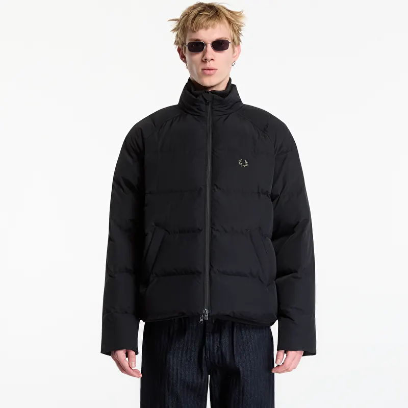 Jakke FRED PERRY Raglan Sleeve Padded Jacket Black