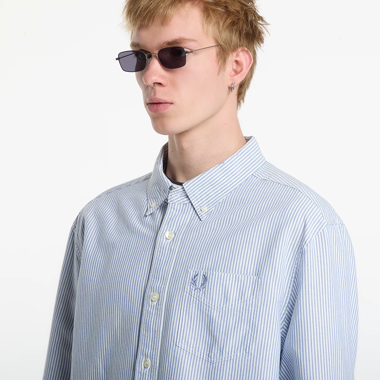 Skjortor för män FRED PERRY Relaxed Striped Oxford Shirt Light Smoke