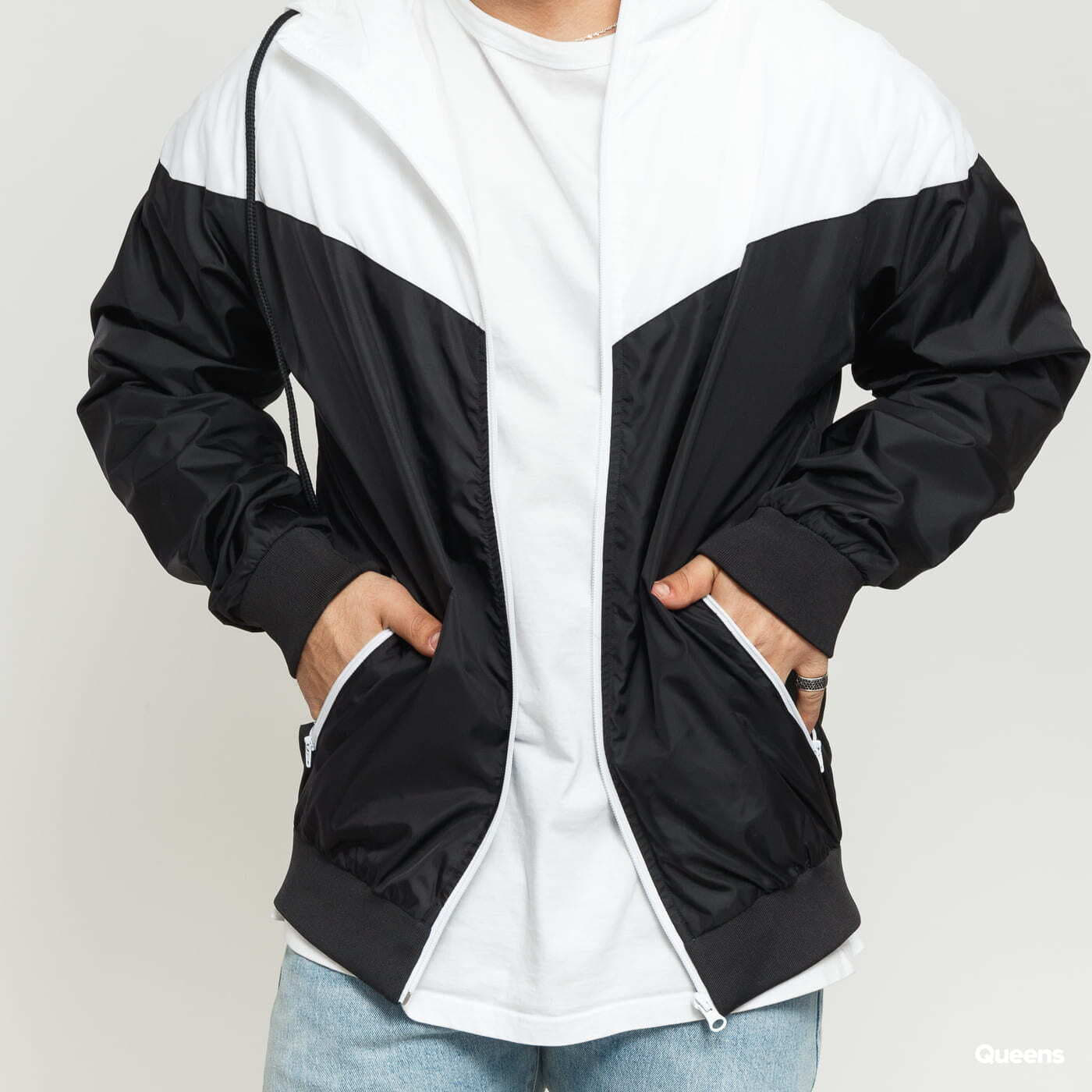 Windjacke Urban Classics Arrow Windrunner Black/ White