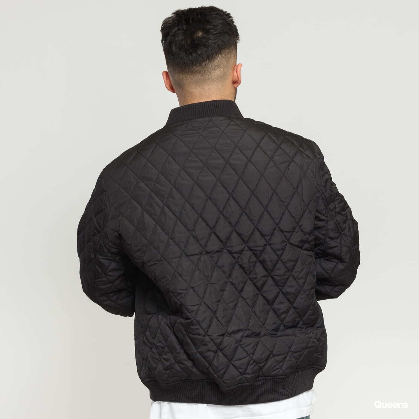 Jachetă Urban Classics Diamond Quilt Nylon Jacket Black - 1 | YEO